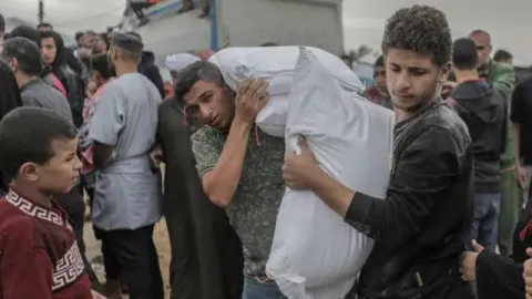 México exige a Israel respeto a los derechos de sus ciudadanos en misión humanitaria en Gaza