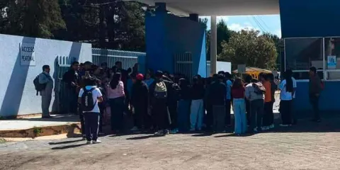 Alumnos amagan con paro en el Tecnológico Nacional de México en Texmelucan