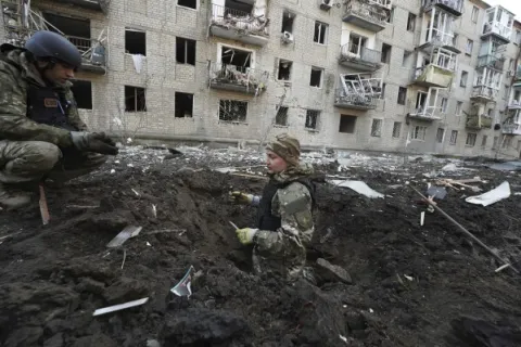 Rusia ataca por primera vez la sede del gobierno de Ucrania en Kiev