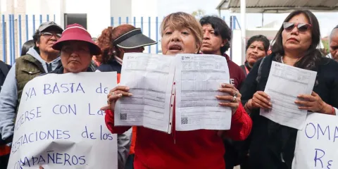 Trabajadoras del OOSL protestan por eliminación de bono económico