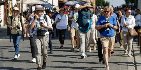 Turismo internacional deja 21 mil mdd en México de enero a julio de 2025