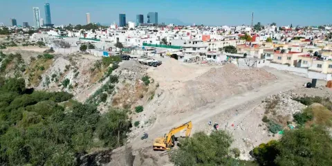 Alejandro Armenta denuncia inmobiliarias que rellenan el Atoyac para construir viviendas en Puebla