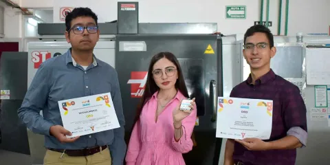 Estudiantes de la BUAP ganan medalla de oro en Argentina con “Signavox”, traductor del Lenguaje de Señas Mexicano