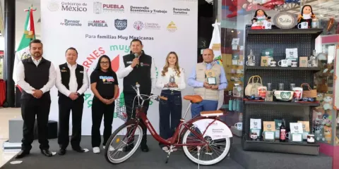 Con impulso federal renació la industria del zapato y productos poblanos: Armenta