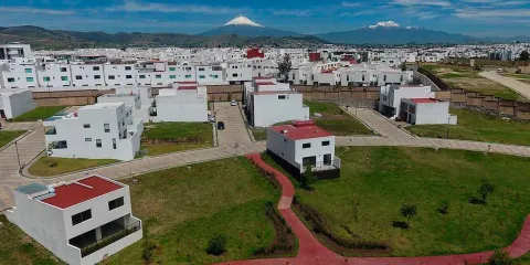 Puebla enfrenta déficit de 50 mil viviendas de interés social, alerta la AMPI