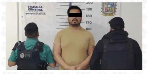 Detienen a exagente ministerial en Puebla por abuso de autoridad y robo a casa habitación