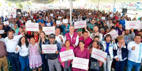 Entrega Pepe Chedraui apoyos del programa “Mejoramiento a la vivienda” en La Resurrección