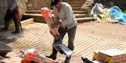 Entregan más herramientas en Huauchinango para reabrir caminos 