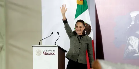 Claudia Sheinbaum logra 78 % de aprobación en su primer año, destaca Red Mexicana de Franquicias