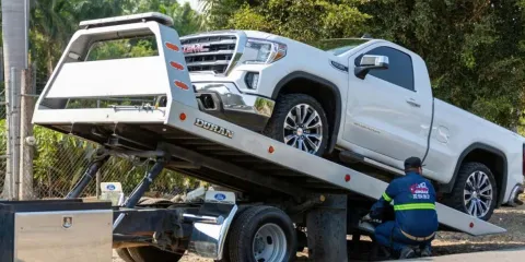 Impulsan exentar pago de arrastre y corralón a dueños de autos recuperados
