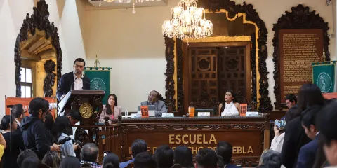 Máynez abre la puerta a alianzas locales rumbo a 2027 en Puebla
