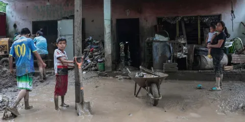 La ayuda a damnificados debe ser directa, sin politizar: Artemisa