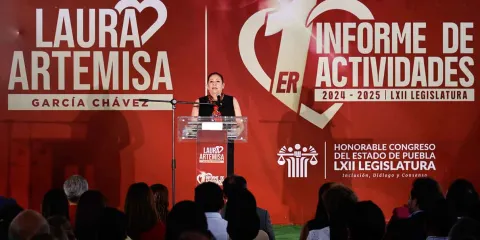Laura Artemisa García rinde su Primer Informe y afirma que “es tiempo de las mujeres” en Puebla
