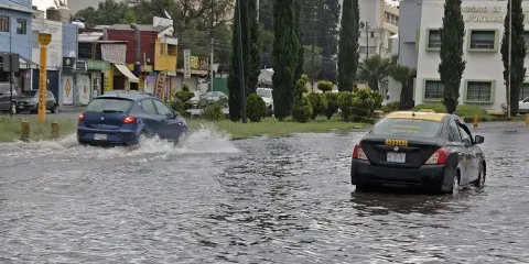 Lluvias continuarán en Puebla; frente frío se aproxima