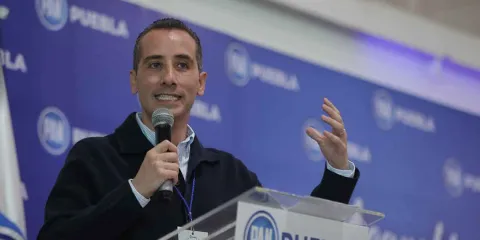 PAN más a la derecha; sin PRI
