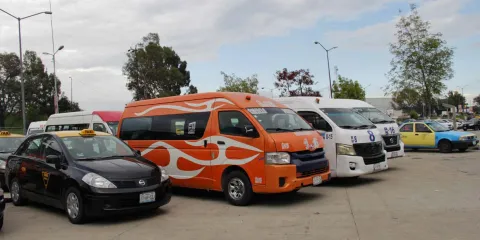 Más de 3 mil transportistas poblanos en riesgo de perder su concesión por no aprobar revista vehicular