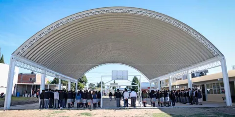 Omar Muñoz inaugura arco techo del bachillerato “Forjadores de Puebla”
