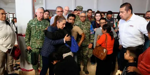 Claudia Sheinbaum recorrió zona devastada por las lluvias en la Sierra Norte