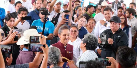 Nada se va a quedar sin arreglo, dijo Sheinbaum al recorrer Pantepec