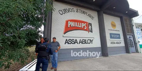 Roban más de 200 mil pesos en negocio de vidrios en Texmelucan