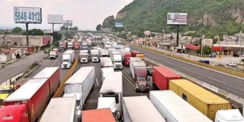 Se suspendió el bloque carretero en la México-Puebla; transportistas acordaron dialogar