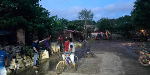 Comienzan labores de limpieza y apertura de caminos en la Sierra Norte tras el paso de la tormenta Jerry