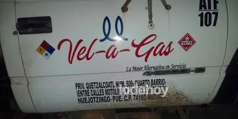Tensión en San Matías Tlalancaleca por aseguramiento de pipa con gas LP