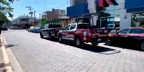 Violento asalto en sucursal de Grupo Amaro desata operativo en Tehuacán
