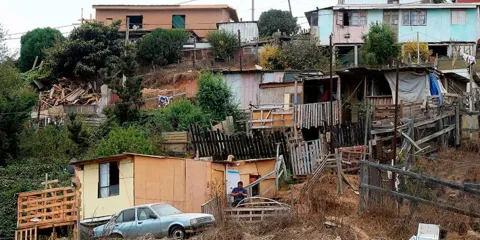 Familias sin condiciones dignas de viviendas por desorden urbano 