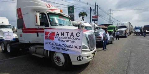 Megabloqueo nacional afecta rutas estratégicas; en Puebla se registran cierres en Arco Norte y México–Tuxpan