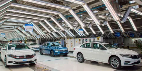 Aranceles y paros técnicos bajaron la producción en Audi y Volkswagen