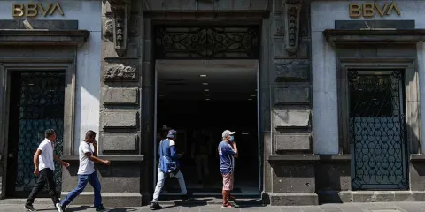 Bancos cerrarán el 17 de noviembre por aniversario de la Revolución Mexicana: servicios digitales seguirán operando