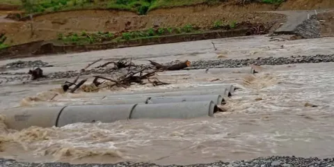 Crecida de ríos San Marcos y Pantepec afecta conexión entre Puebla y Veracruz