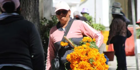 Gobierno de Puebla exhorta a prevenir golpes de calor durante el Día de Muertos