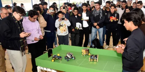 Inaugura la Rectora Lilia Cedillo el torneo de robótica “Guerra de Dioses 2025”