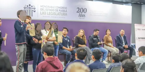Infancias poblanas exigen entornos digitales seguros en foro “ImagiNNAcción”