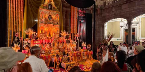 Más de 100 mil personas visitaron la ofrenda del Palacio Municipal durante el Festival “La Muerte es un Sueño”