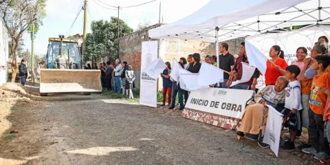 Omar Muñoz refrenda compromiso de mejorar la infraestructura de la comunidad