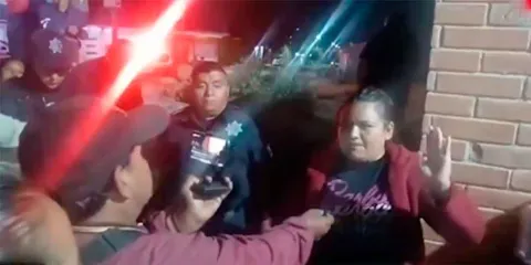 Protesta en primaria de Tehuacán por presunto desfalco de 250 mil pesos