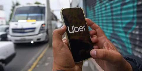 Puebla advierte a Uber: si no se regulariza, dejará de operar y 10 mil choferes quedarían sin trabajo