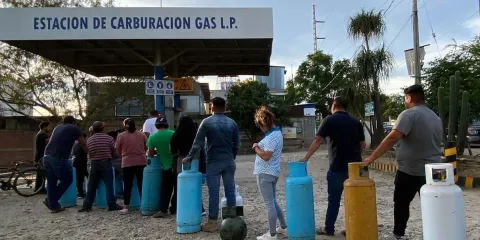 Puebla enfrenta desabasto de gas LP por nuevas regulaciones y daños por lluvias