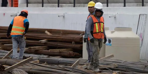 Puebla registra fuerte caída en la construcción: obra pública baja 33% y privada 17% en 2025
