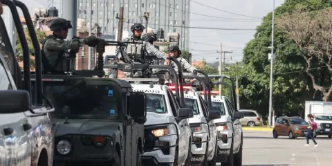 Sedena, Marina y policía estatal realizan CATEO en Lomas de Angelópolis