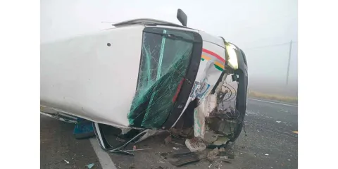 Volcadura de transporte público en carretera El Seco–Esperanza deja un conductor lesionado
