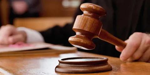 CNDH respalda fallo contra la Ley Censura; artículo 480 no se aplicará al abogado César Pineda