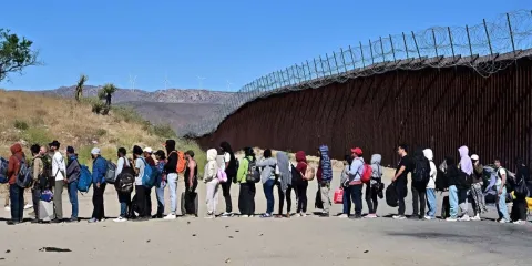 Familias migrantes poblanas viven con precariedad y salud mental deteriorada