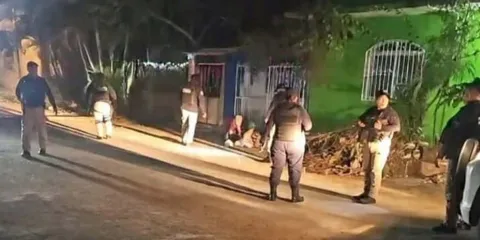 Joven muere tras ser baleado frente a su domicilio en Venustiano Carranza