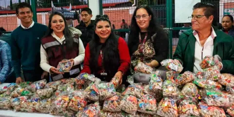 Lleva Tonantzin Fernández la magia de las posadas y la Navidad a las juntas auxiliares