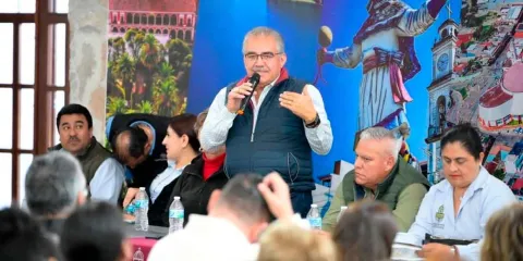 Locatarios y autoridades de Huauchinango definen detalles del nuevo merado