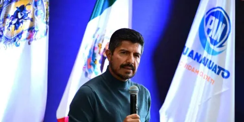 Morena asegura ventaja en Puebla si PAN postula a Eduardo Rivera en 2027
